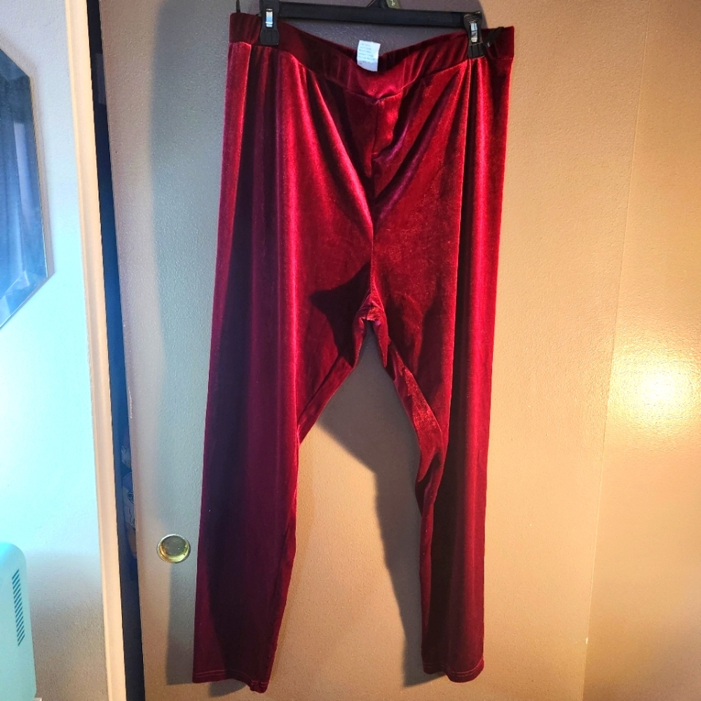 Ladies velvet leggings 2x wine color